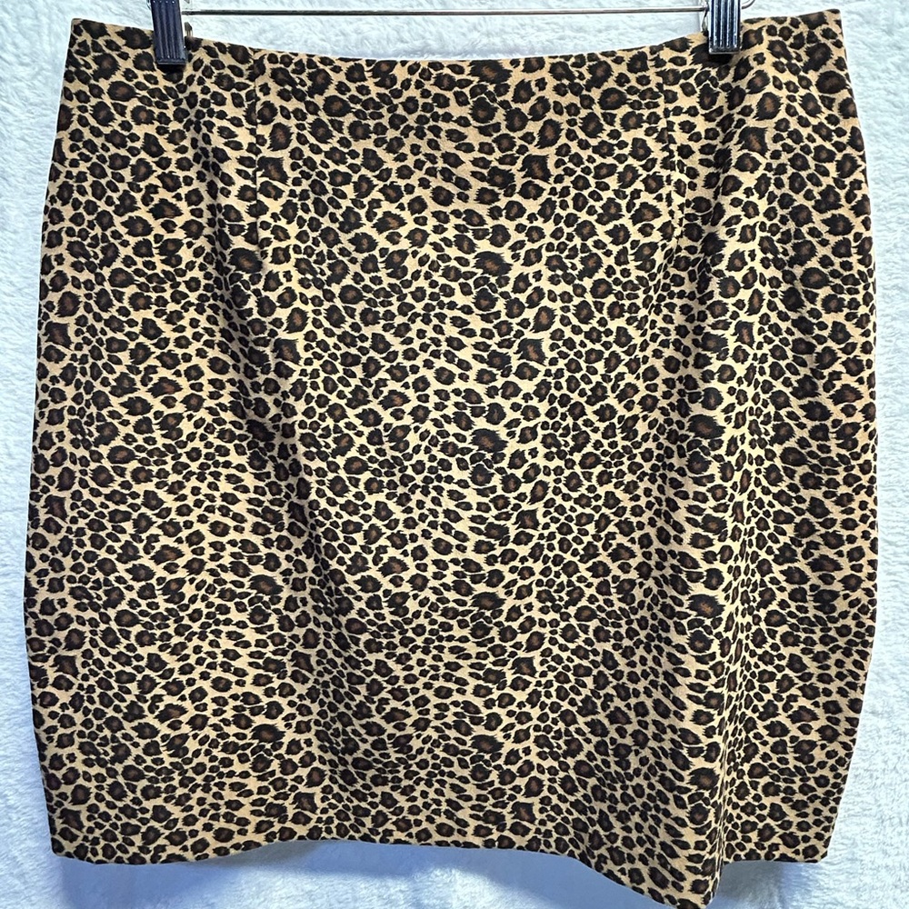 Briggs New York Leopard Print Knee Length Skirt